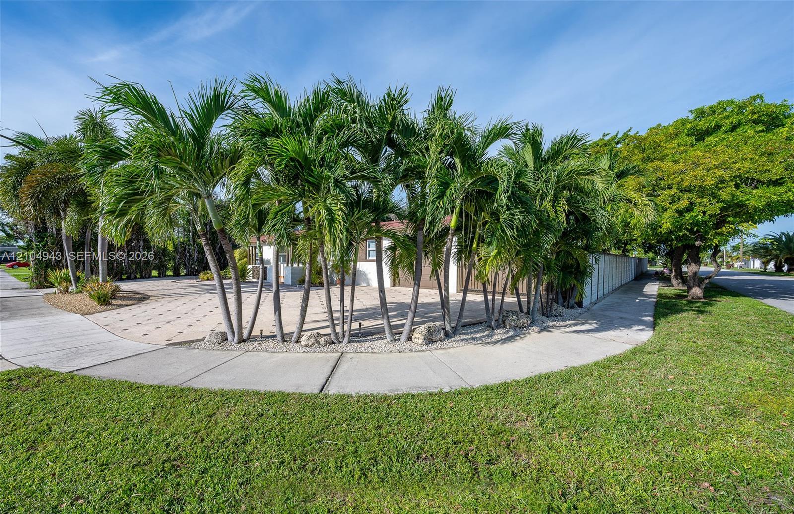 7190 W 12th Ct, Hialeah FL 33014 photo 4