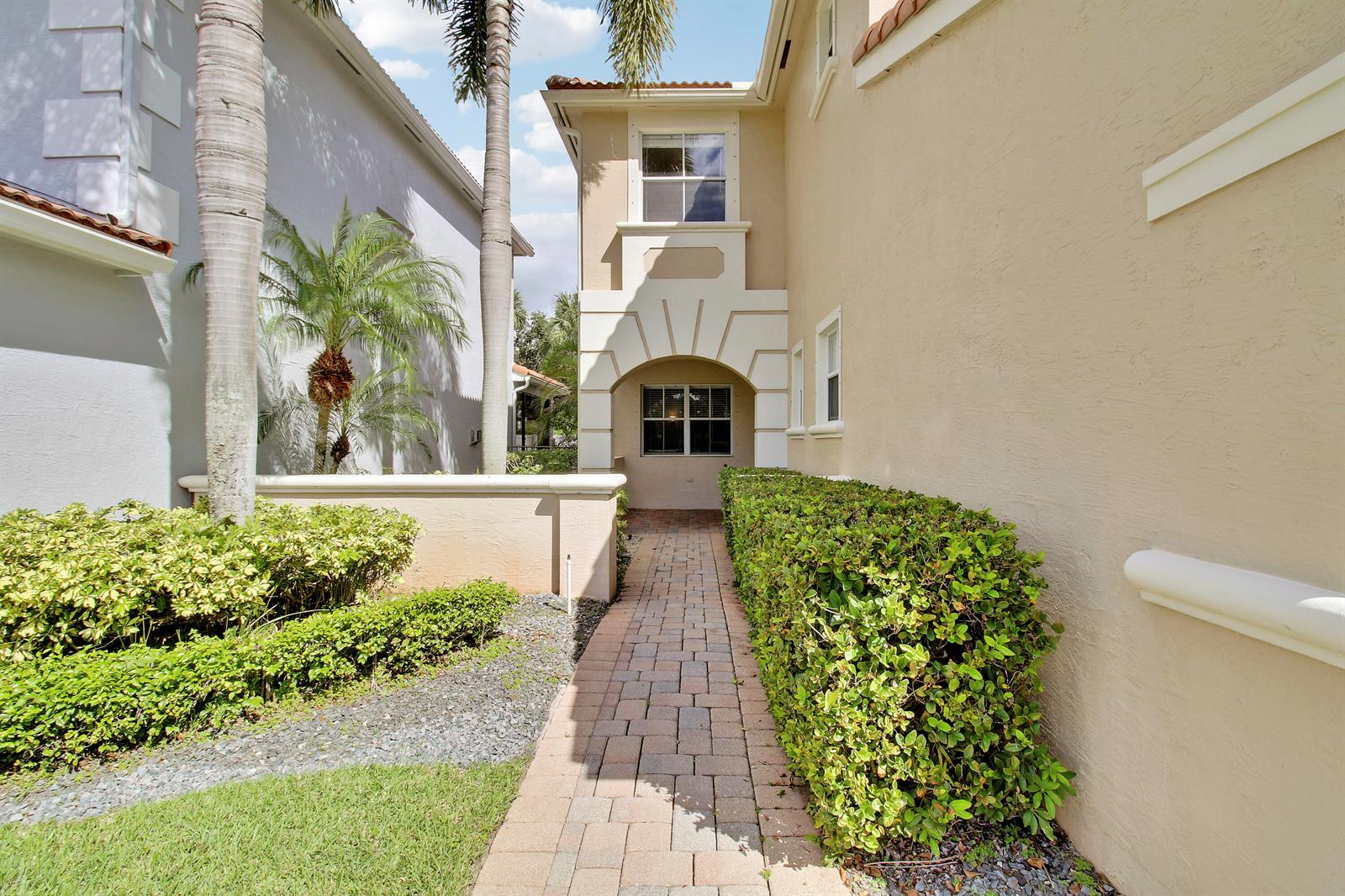 221 Isle Verde Way, Palm Beach Gardens FL 33418 photo 2