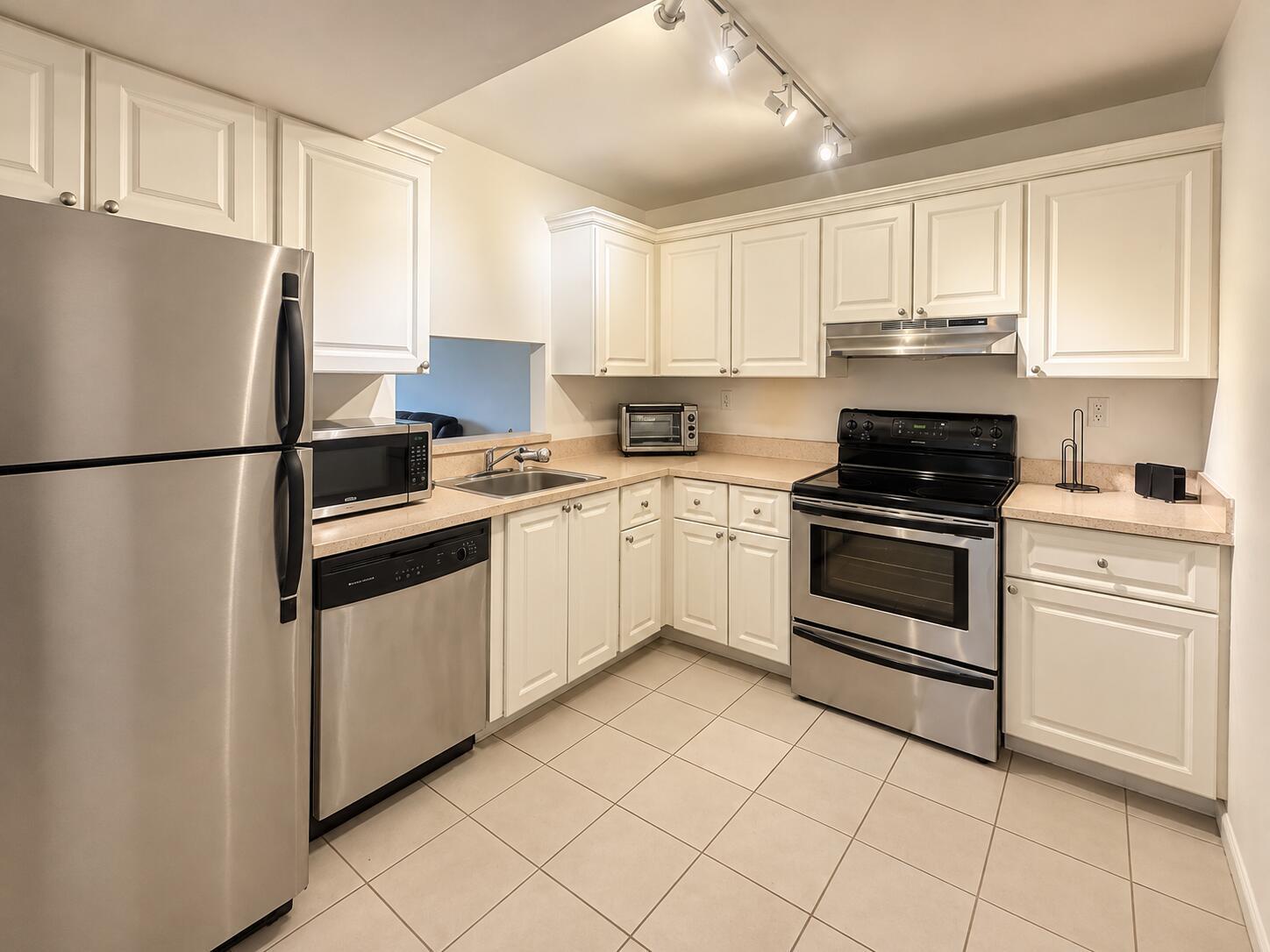 711 N Pine Island Road # 204, Plantation FL 33324 photo 4