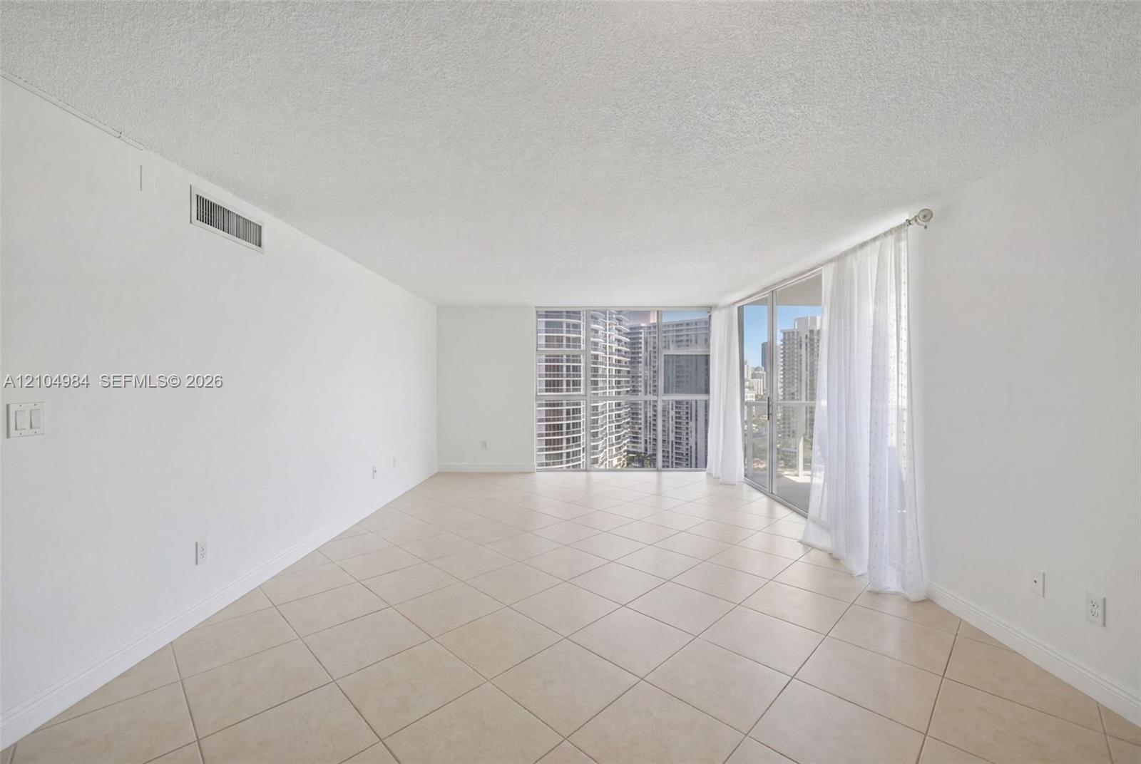 3731 N Country Club Dr # 2023, Aventura FL 33180 photo 4