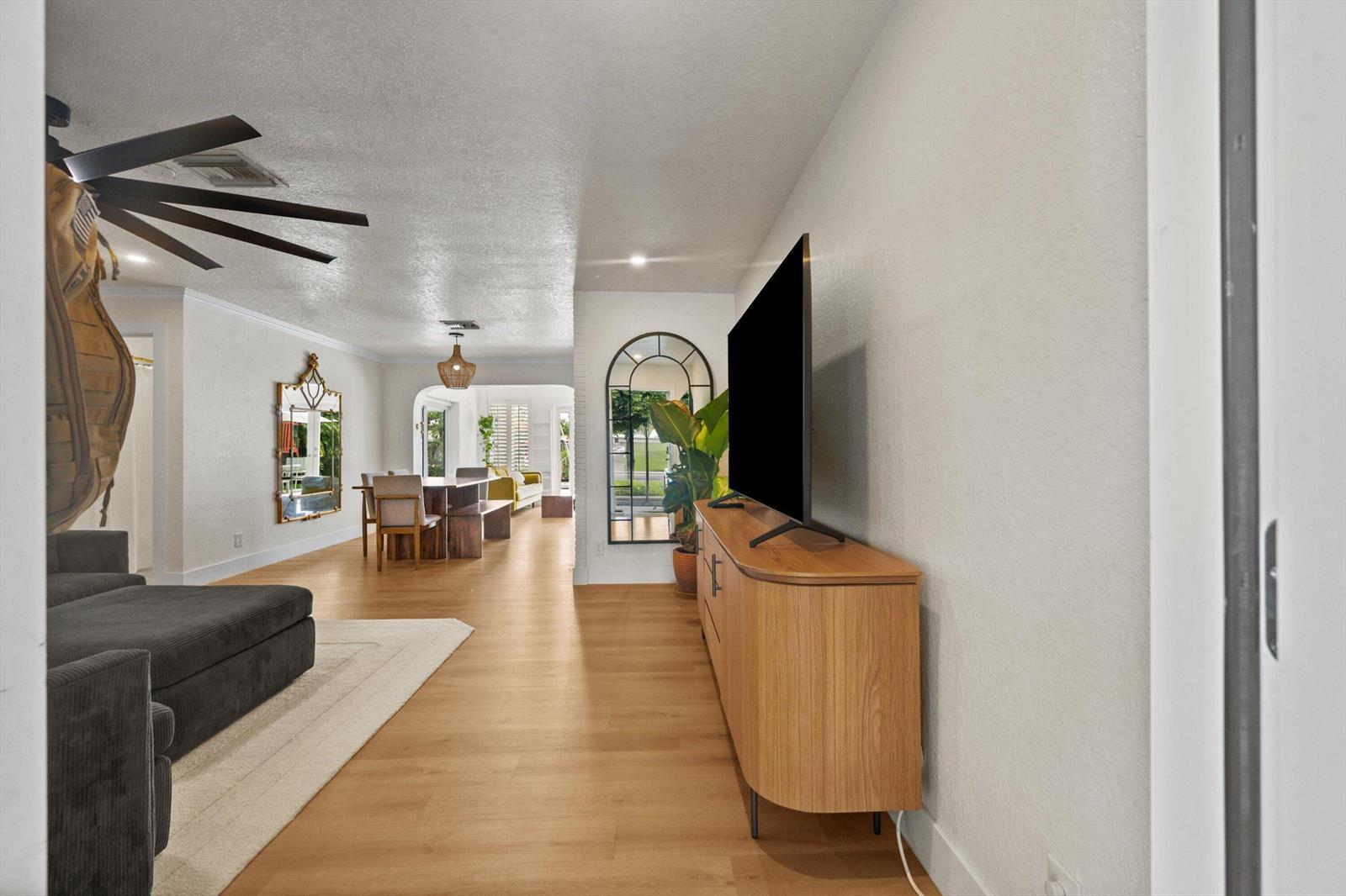 160 SE 9TH Street, Pompano Beach FL 33060 photo 3