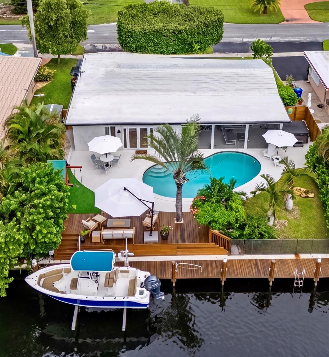 160 SE 9TH Street, Pompano Beach FL 33060
