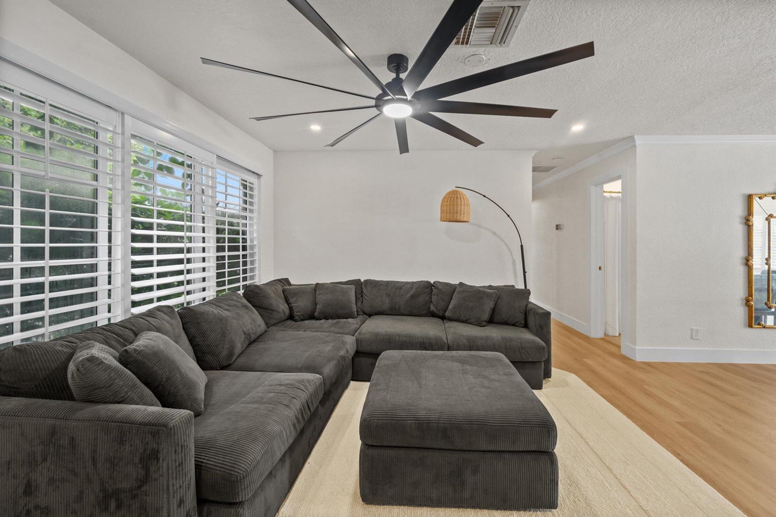 160 SE 9TH Street, Pompano Beach FL 33060 photo 4