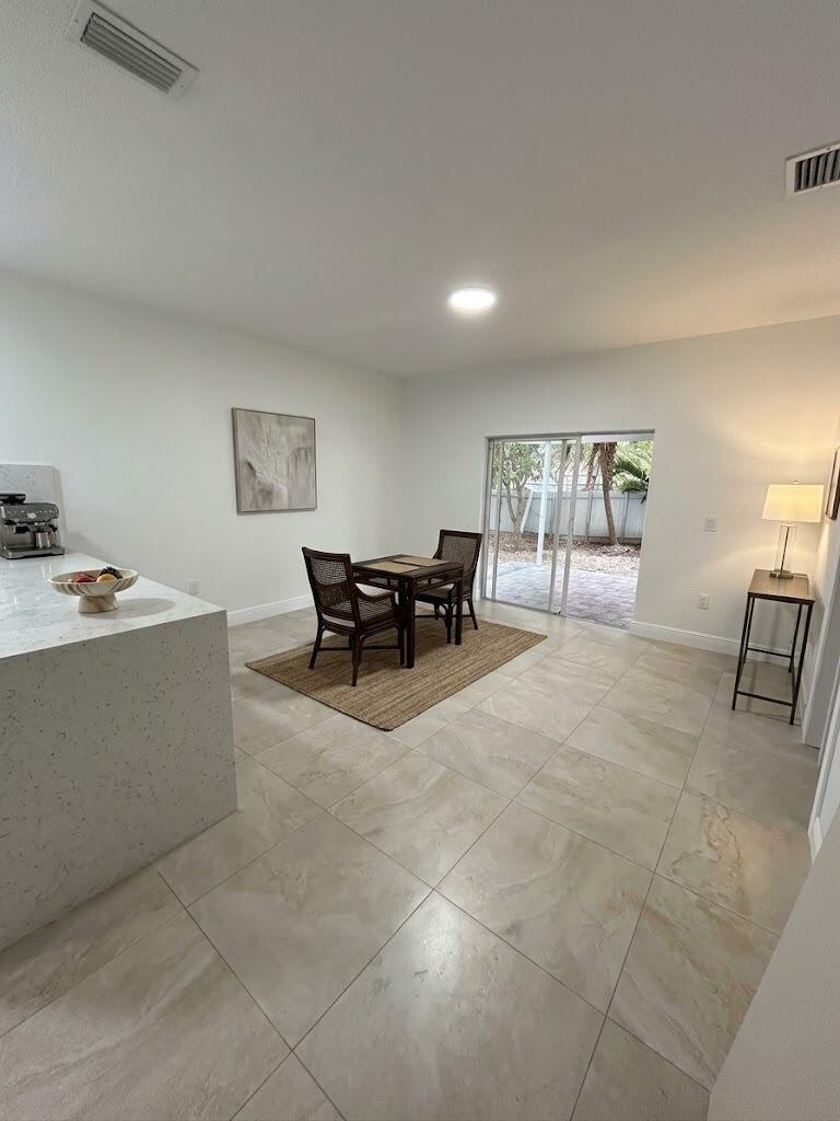16307 NW 91st Avenue, Miami Lakes FL 33018 photo 2