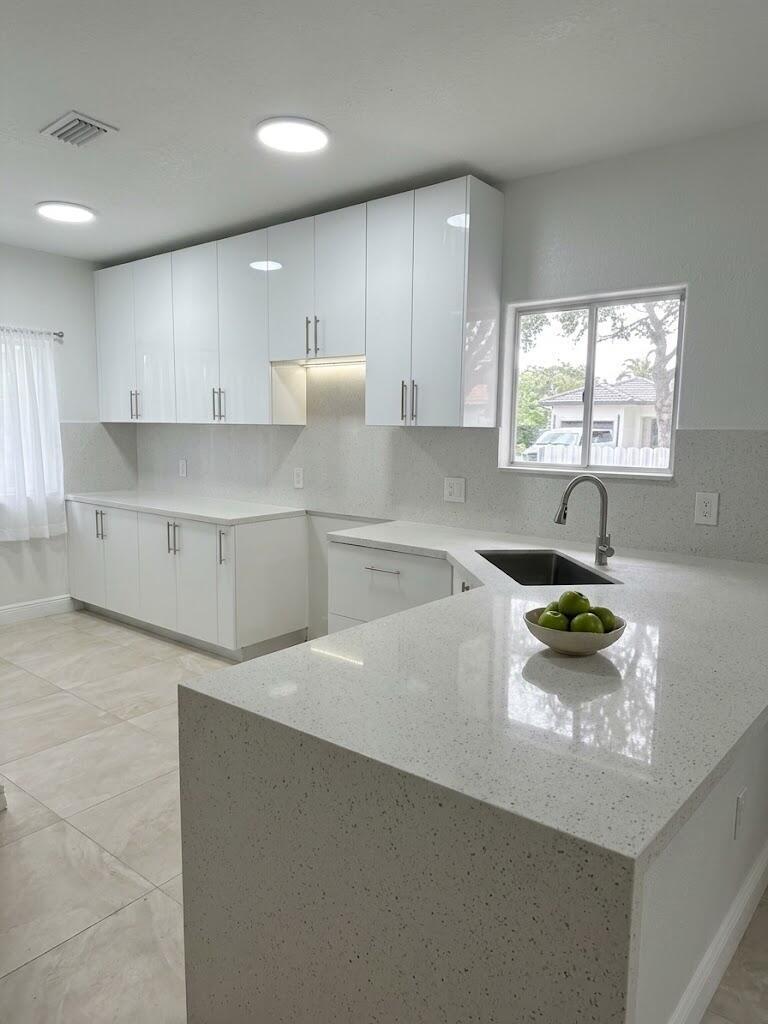 16307 NW 91st Avenue, Miami Lakes FL 33018 photo 3