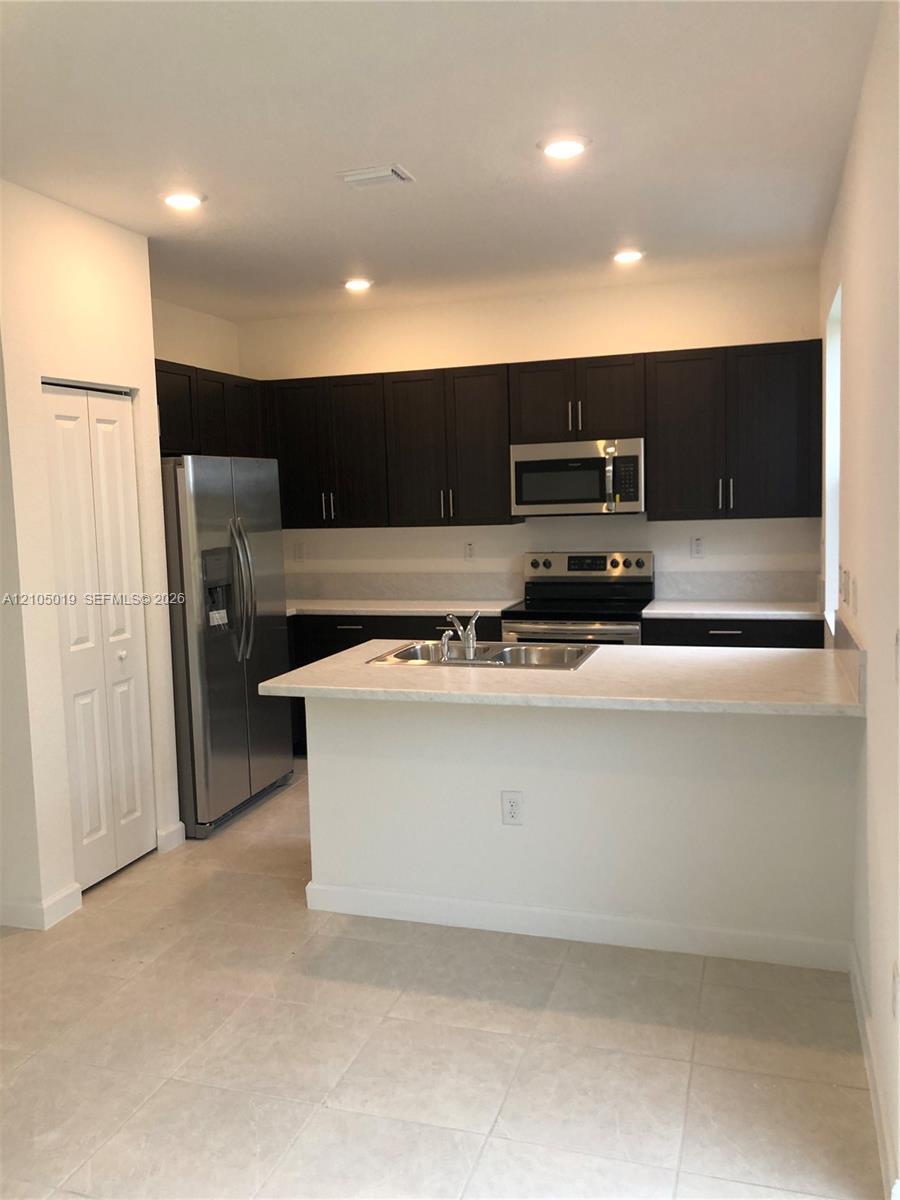 2610 SE 13th St, Homestead FL 33035 photo 4