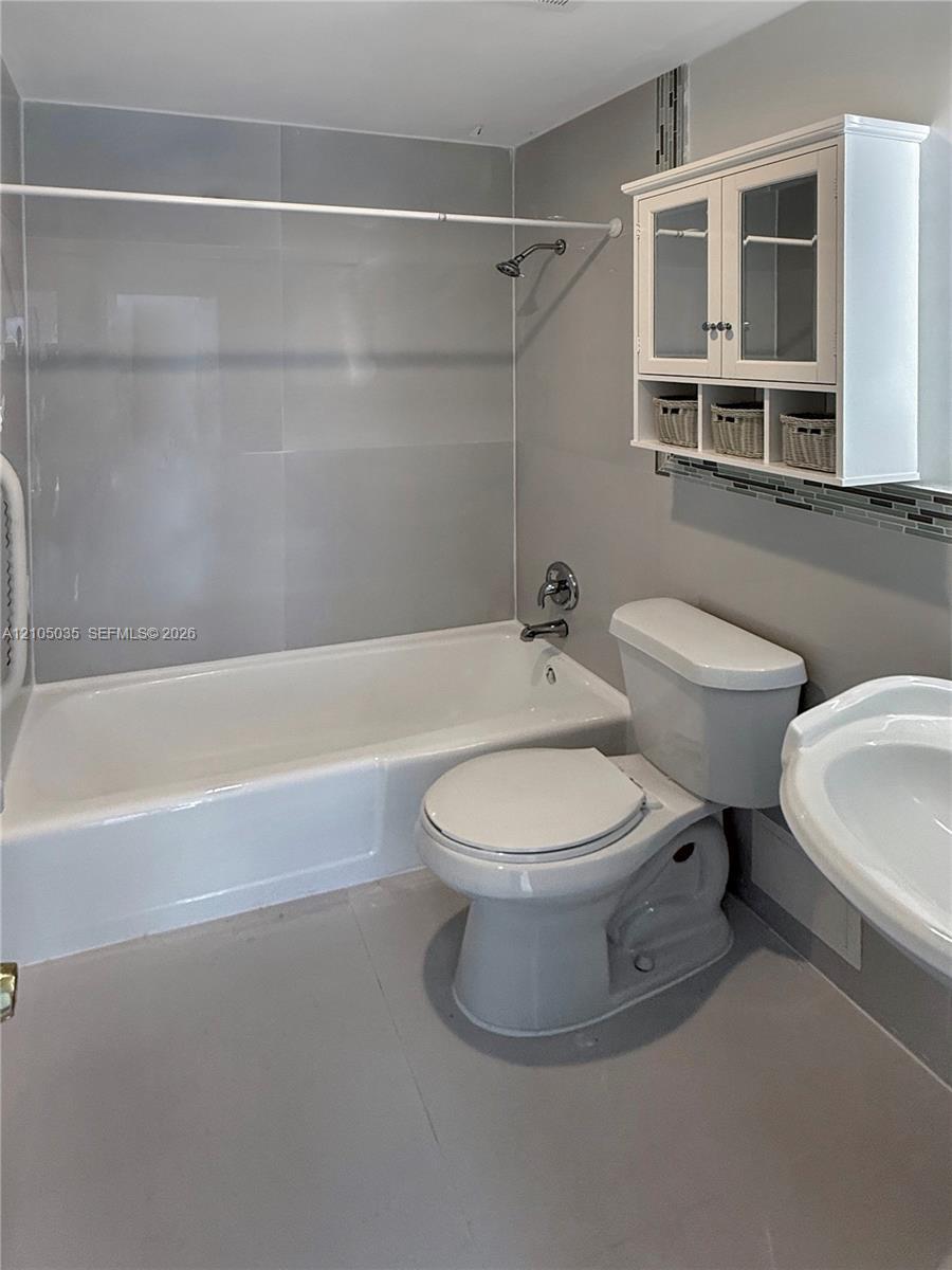 852 SW 1st St # 6, Miami FL 33130 photo 5