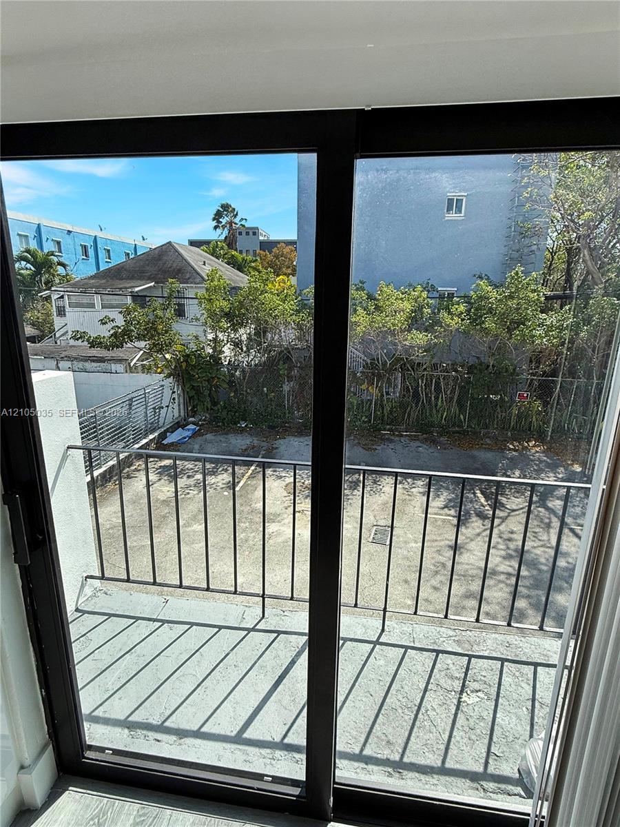 852 SW 1st St # 6, Miami FL 33130 photo 4