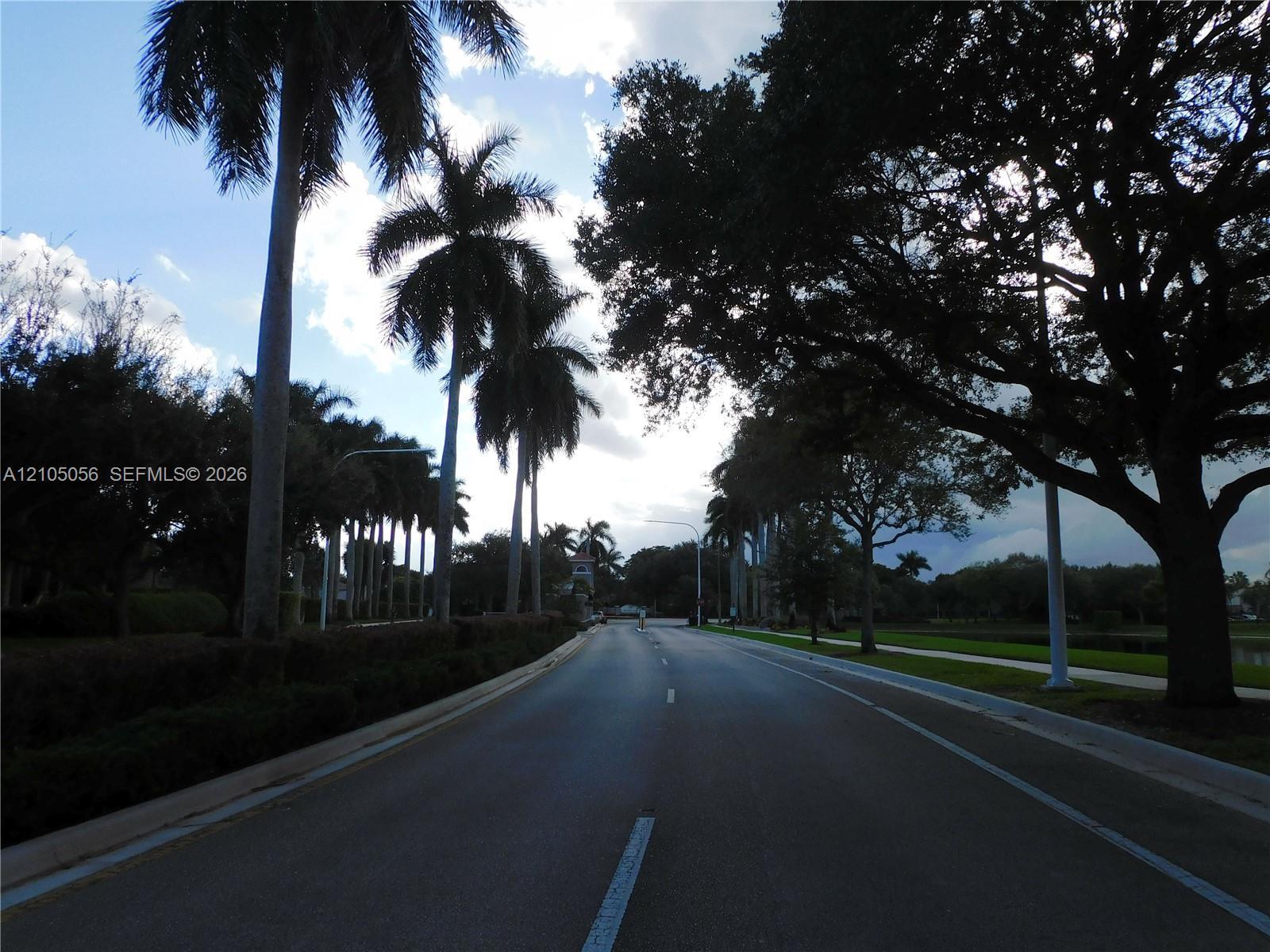 16729 Amber Lk, Weston FL 33331 photo 2