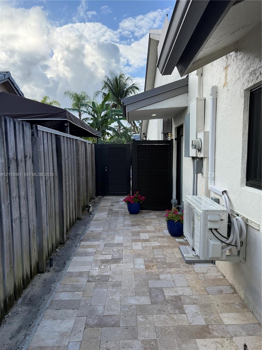 14766 SW 168th Ter, Miami FL 33187 photo 2