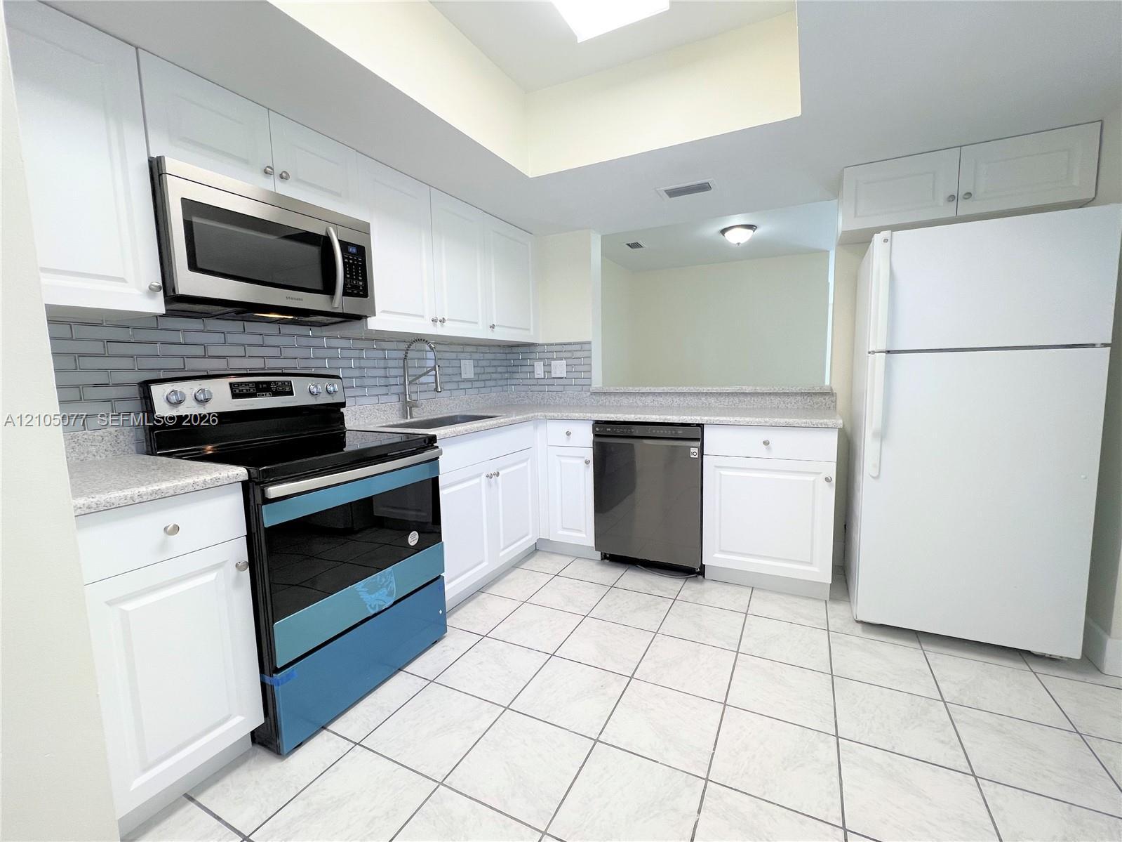 20920 SW 83rd Ave, Cutler Bay FL 33189 photo 3