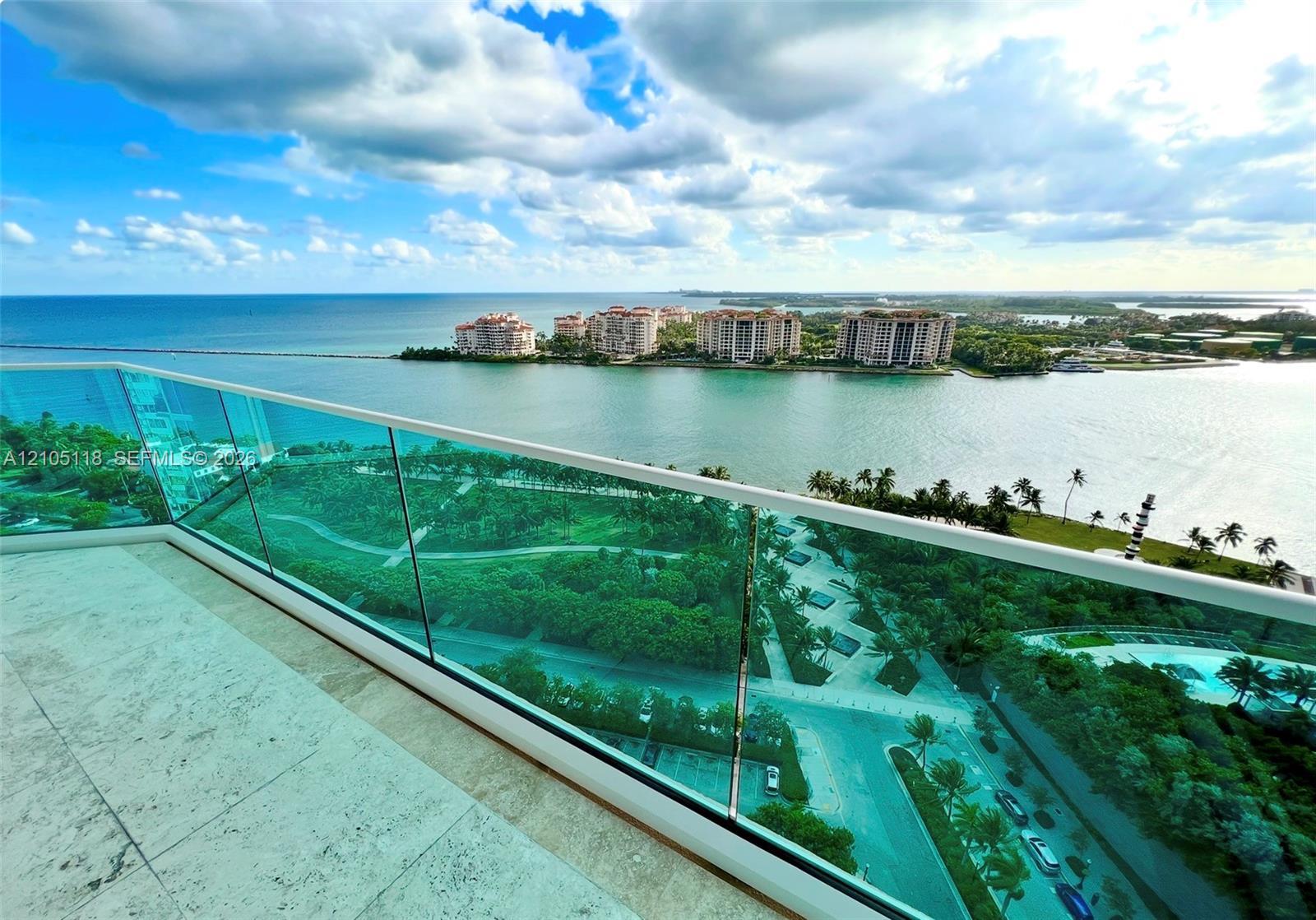 300 S Pointe Dr # 2203, Miami Beach FL 33139