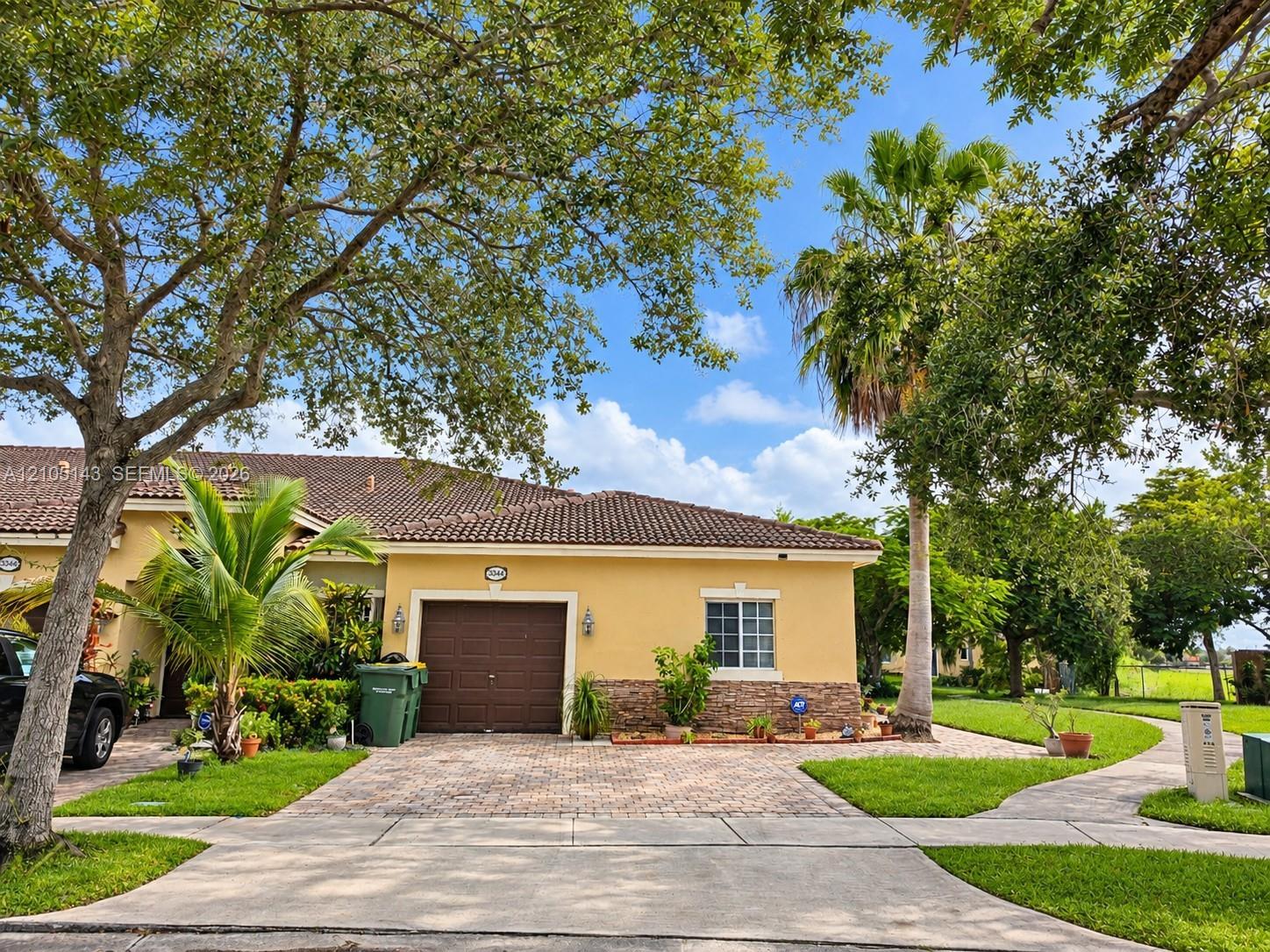 3344 NE 11th Dr, Homestead FL 33033 photo 2