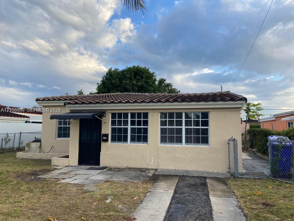1840 NE 174th St, North Miami Beach FL 33162 photo 2