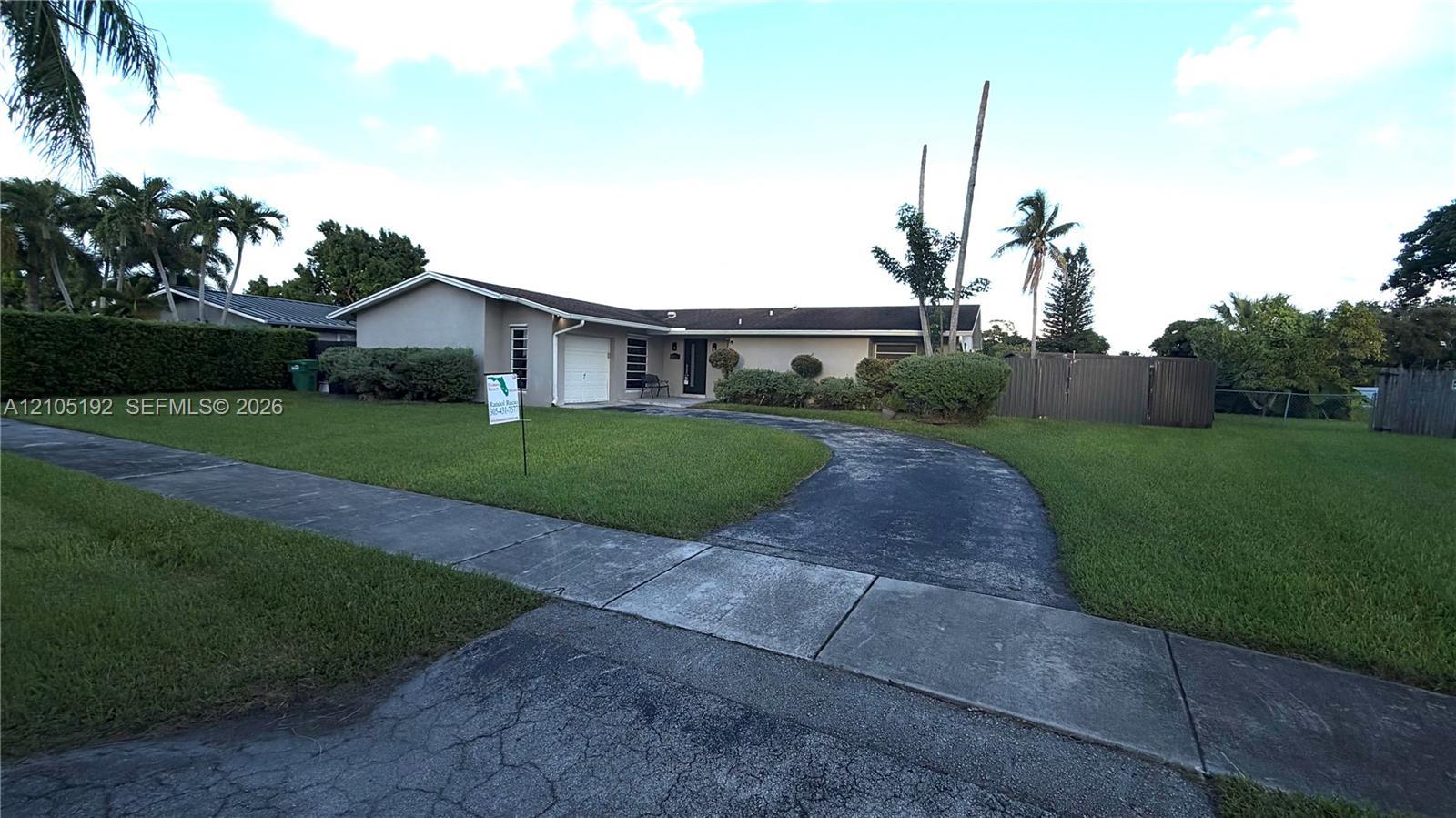 18557 SW 93rd Pl, Cutler Bay FL 33157