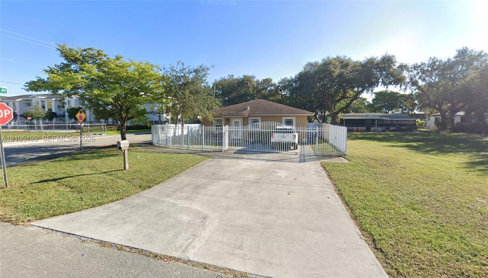 2500 NW 47th St, Miami FL 33142