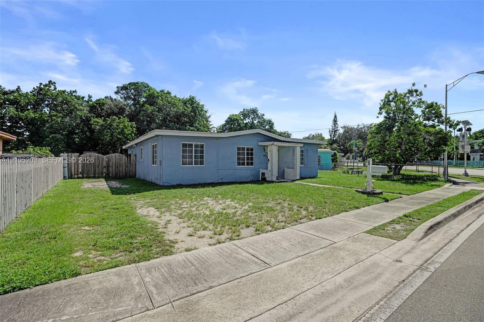 13645 NW 3rd Ave, North Miami FL 33168 photo 2