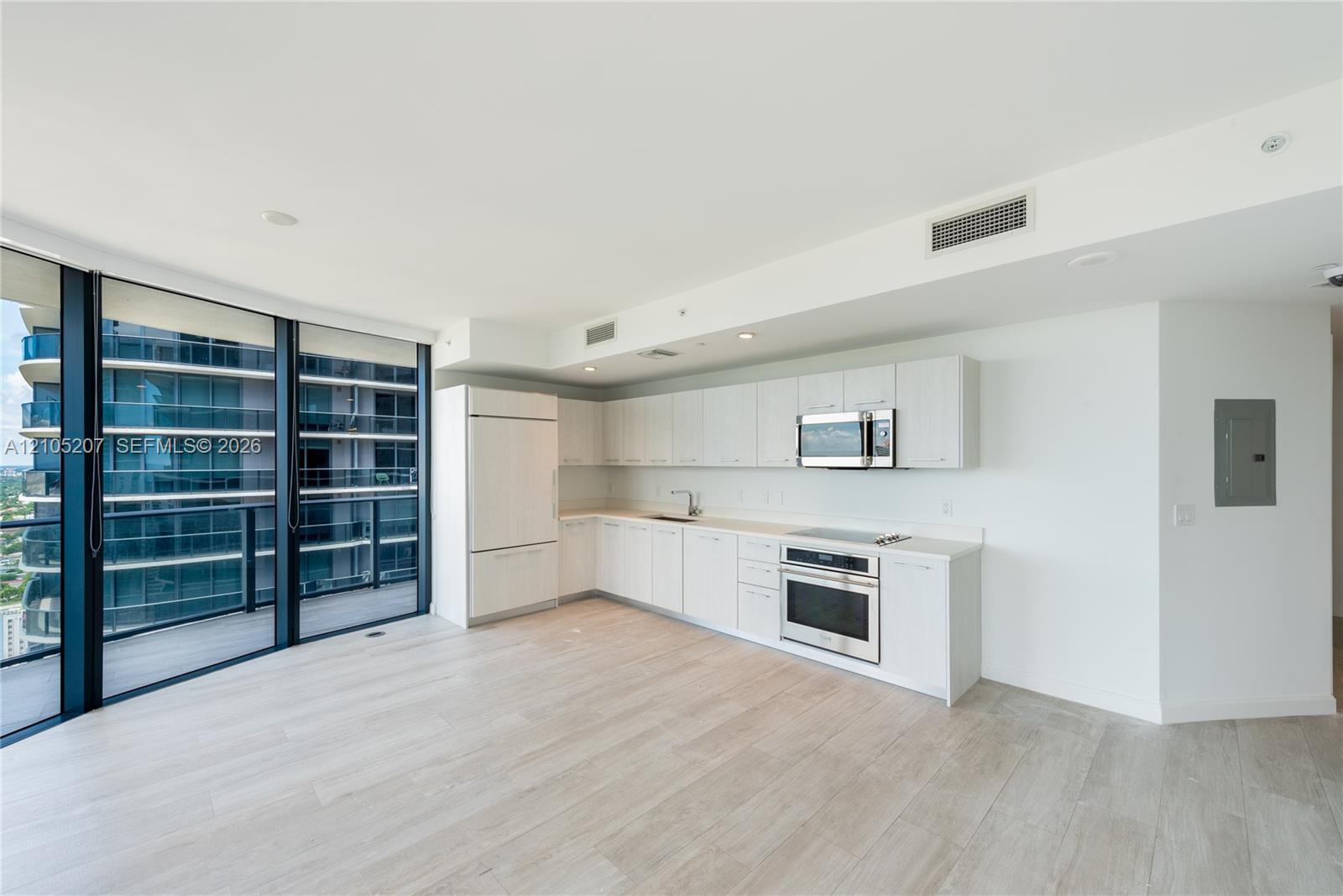 45 SW 9th St # 3606, Miami FL 33130 photo 3