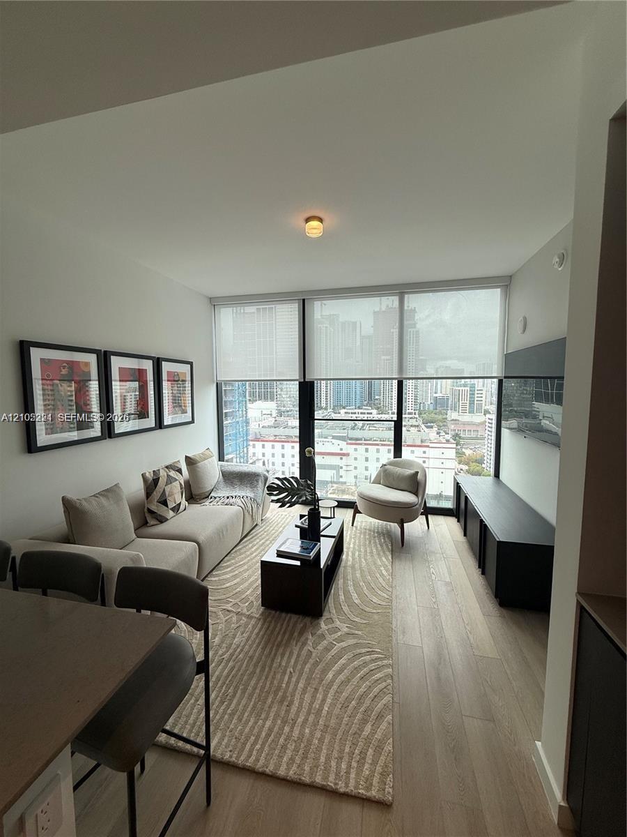 20 NE 11 # 2909, Miami FL 33132