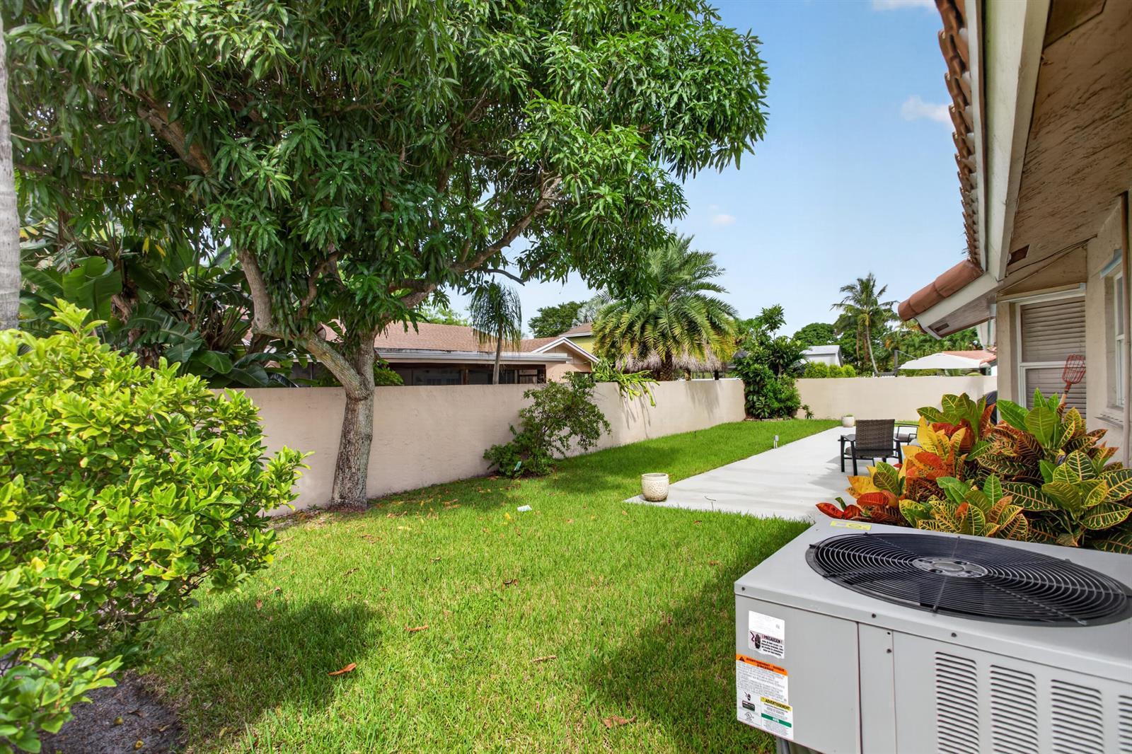 311 NW 37TH Way, Deerfield Beach FL 33442 photo 3