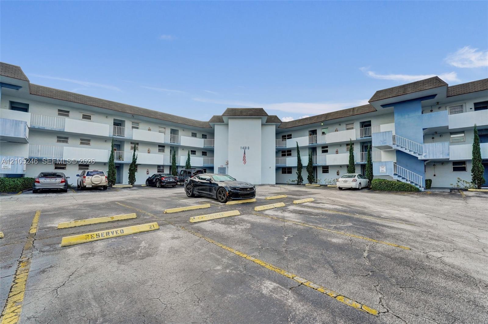 1400 Tallwood Ave # 207, Hollywood FL 33021