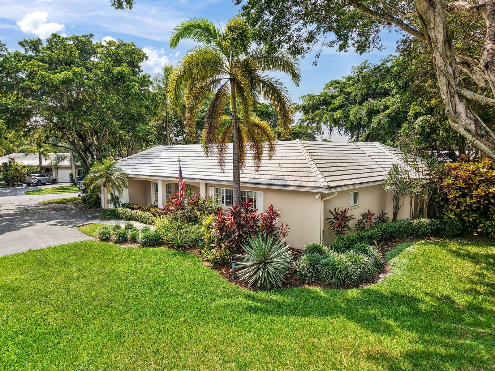 3745 OAKS CLUBHOUSE Drive # 8, Pompano Beach FL 33069 photo 3