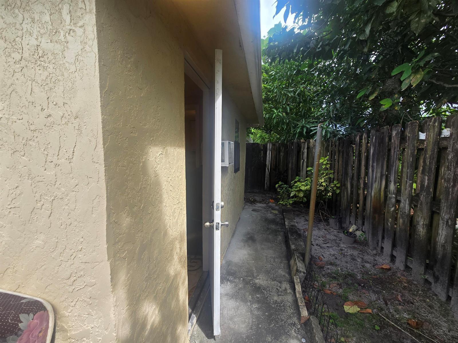 5135 SW 10th Street, Margate FL 33068 photo 3