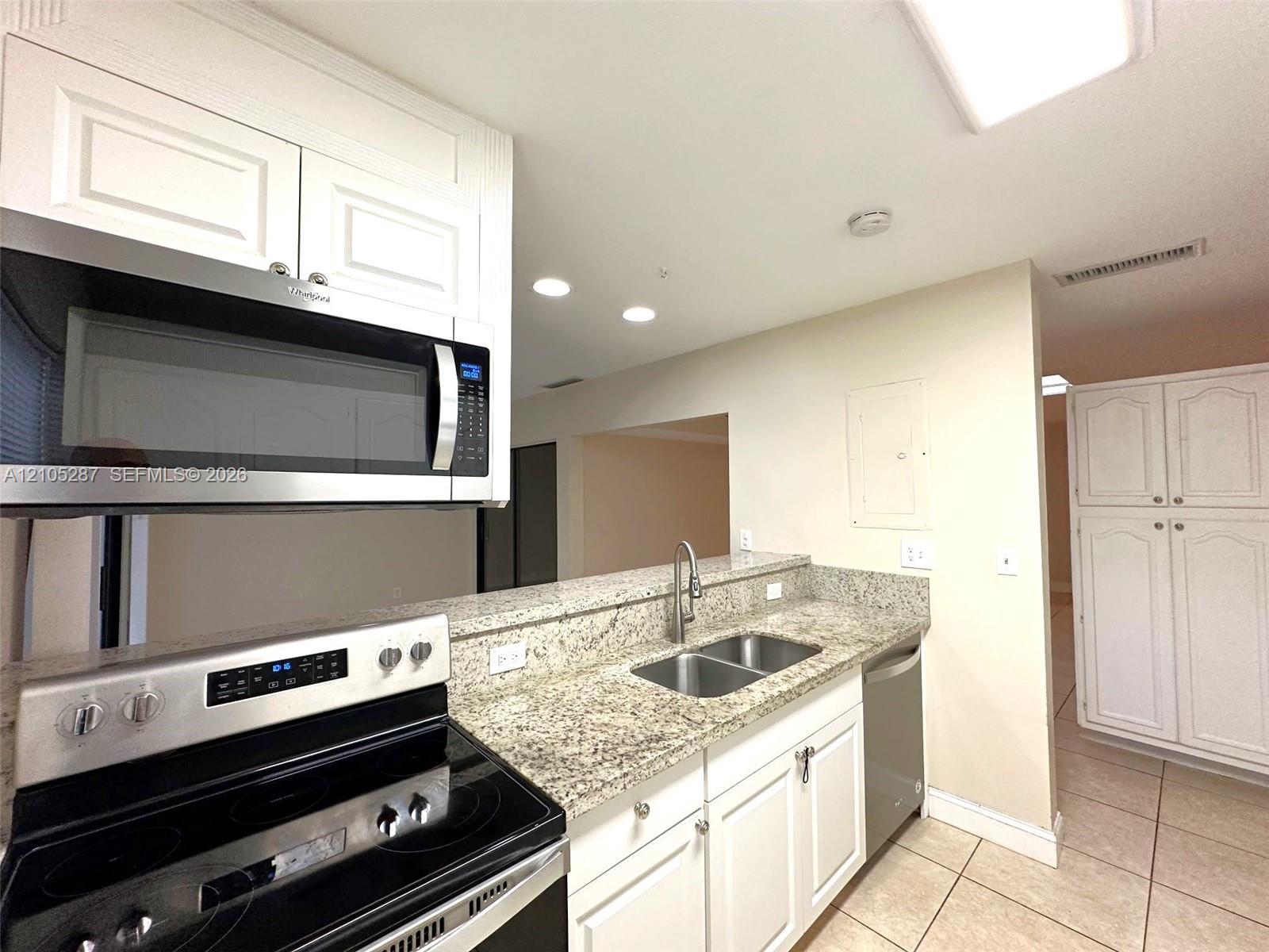 6731 Kingsmoor Way # 6731, Miami Lakes FL 33014 photo 3