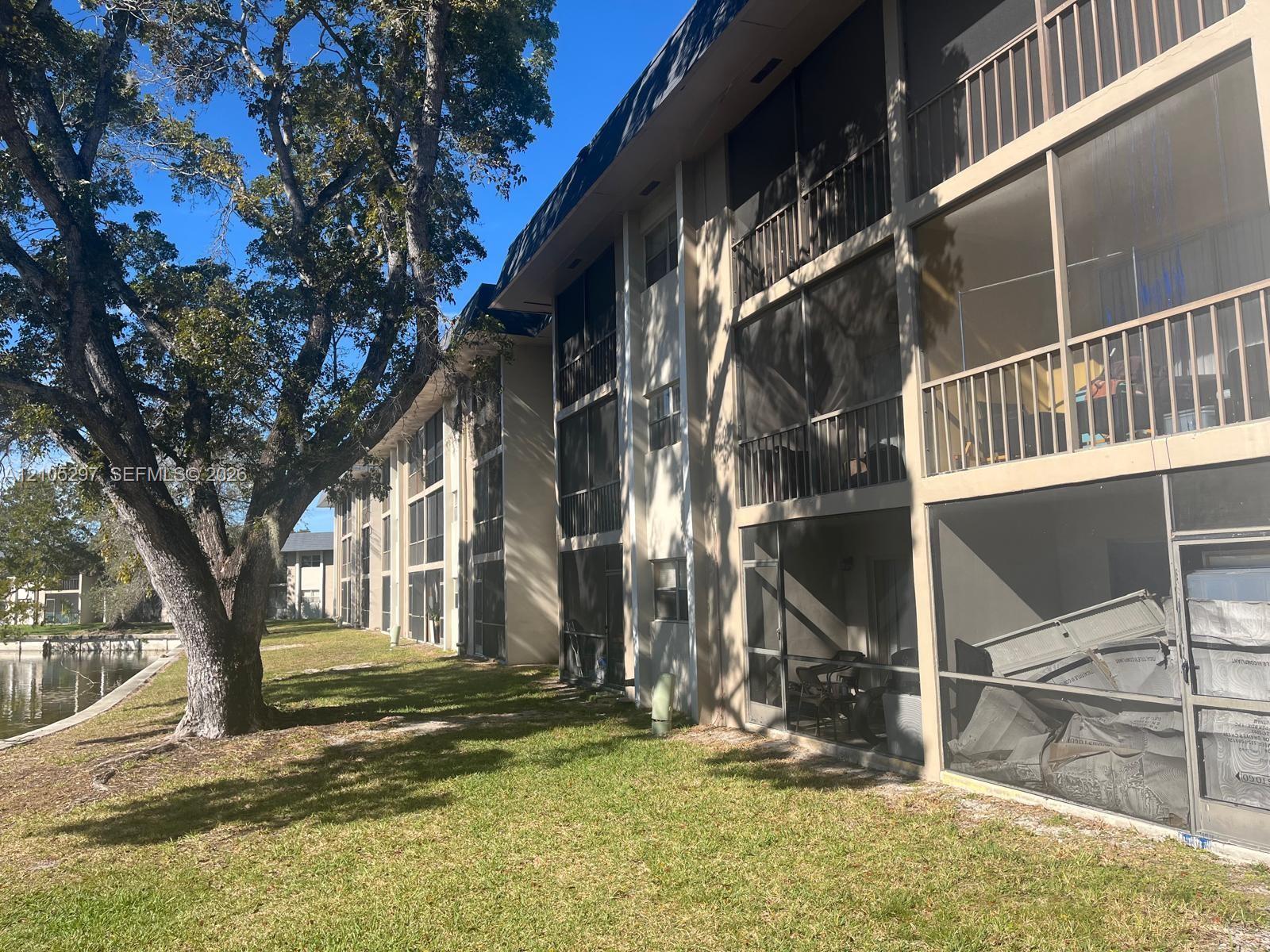 7910 N Colony Cir N # 105, Tamarac FL 33321 photo 2
