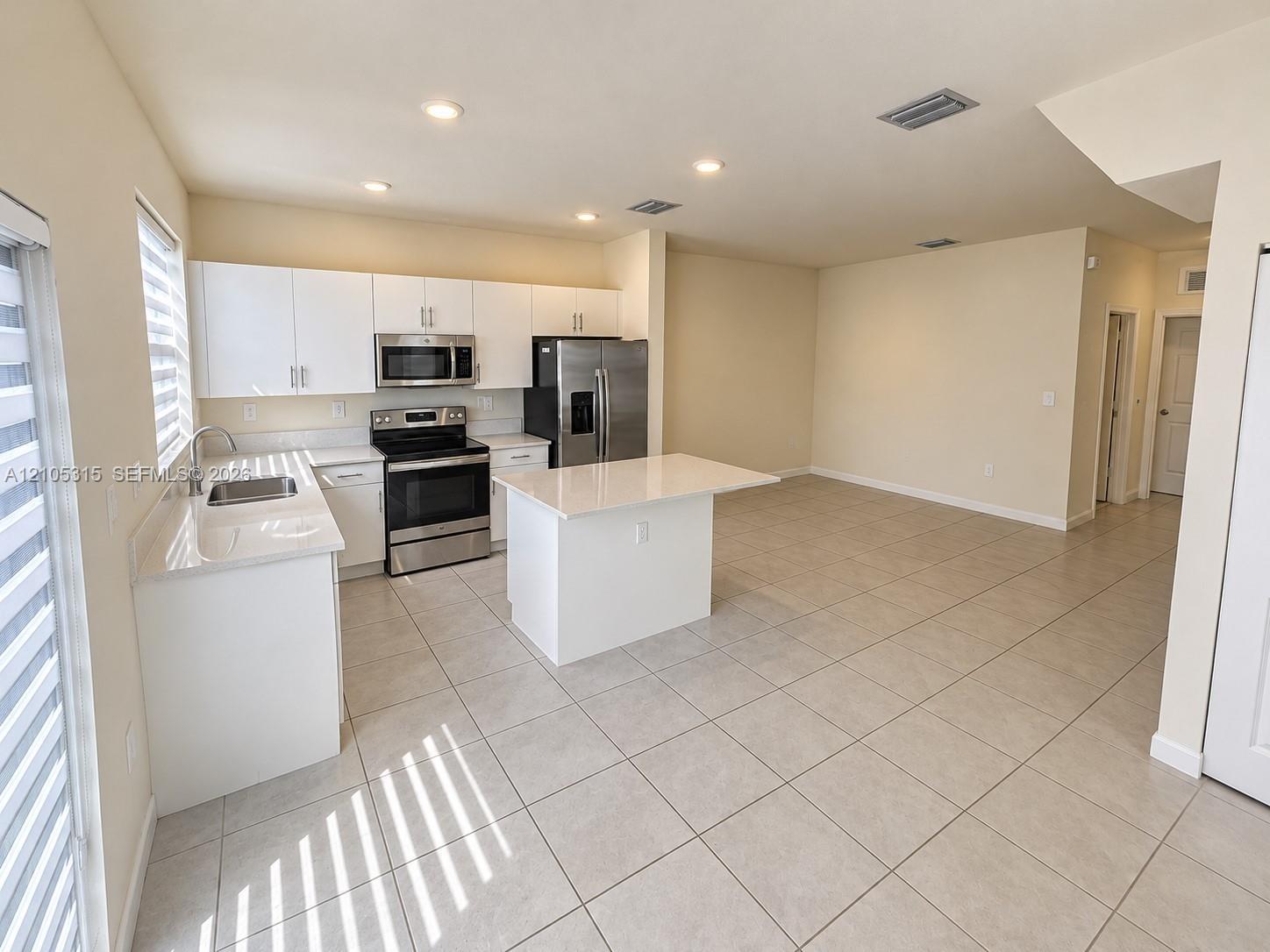 3270 W 114th Ter, Hialeah FL 33018 photo 3