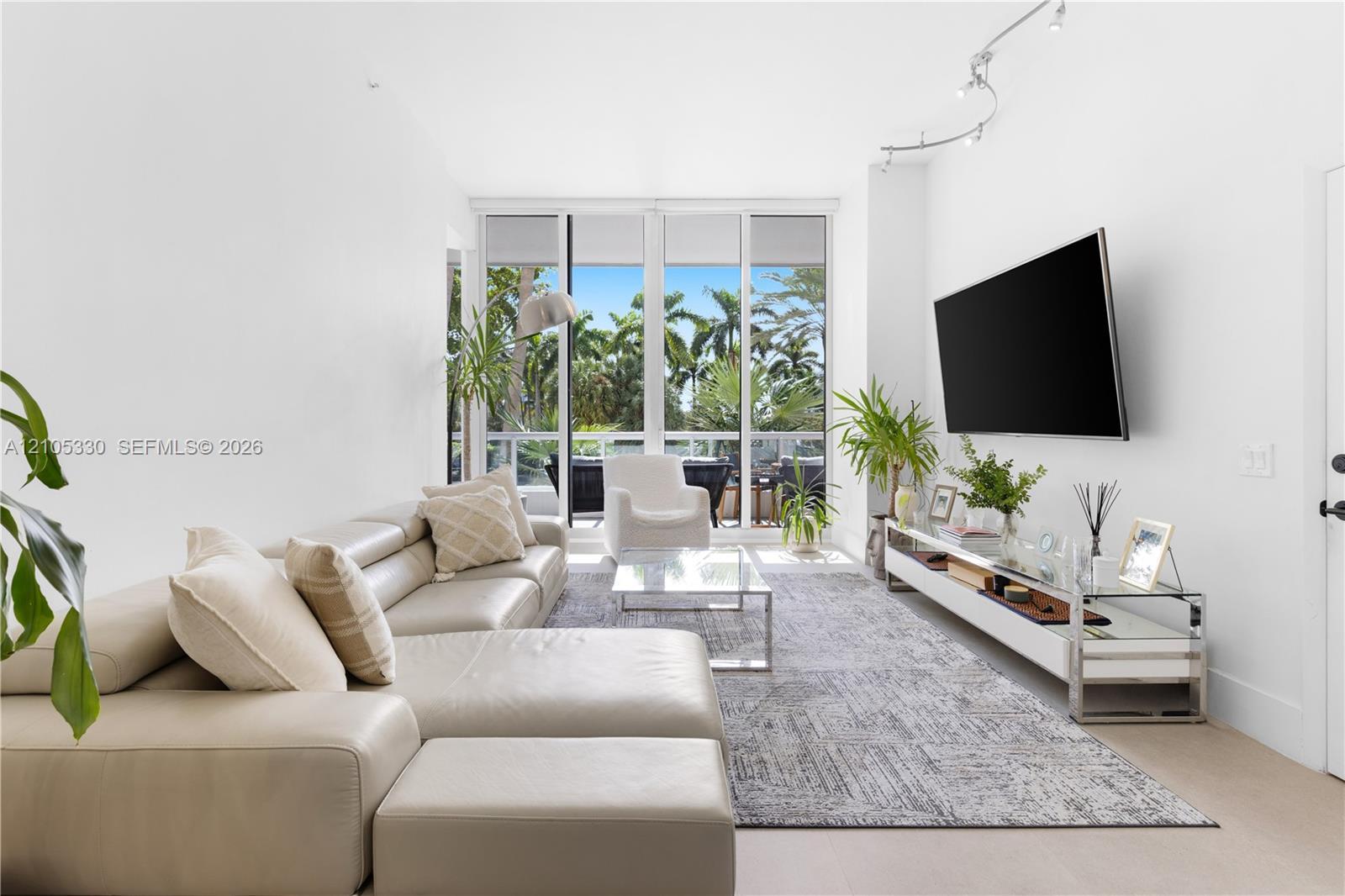 21205 Yacht Club Dr # 304, Aventura FL 33180 photo 2