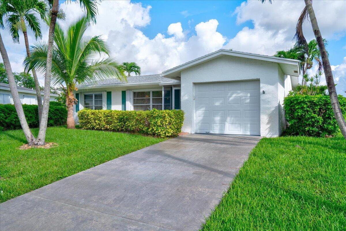 14315 AMAPOLA Drive, Delray Beach FL 33484 photo 2