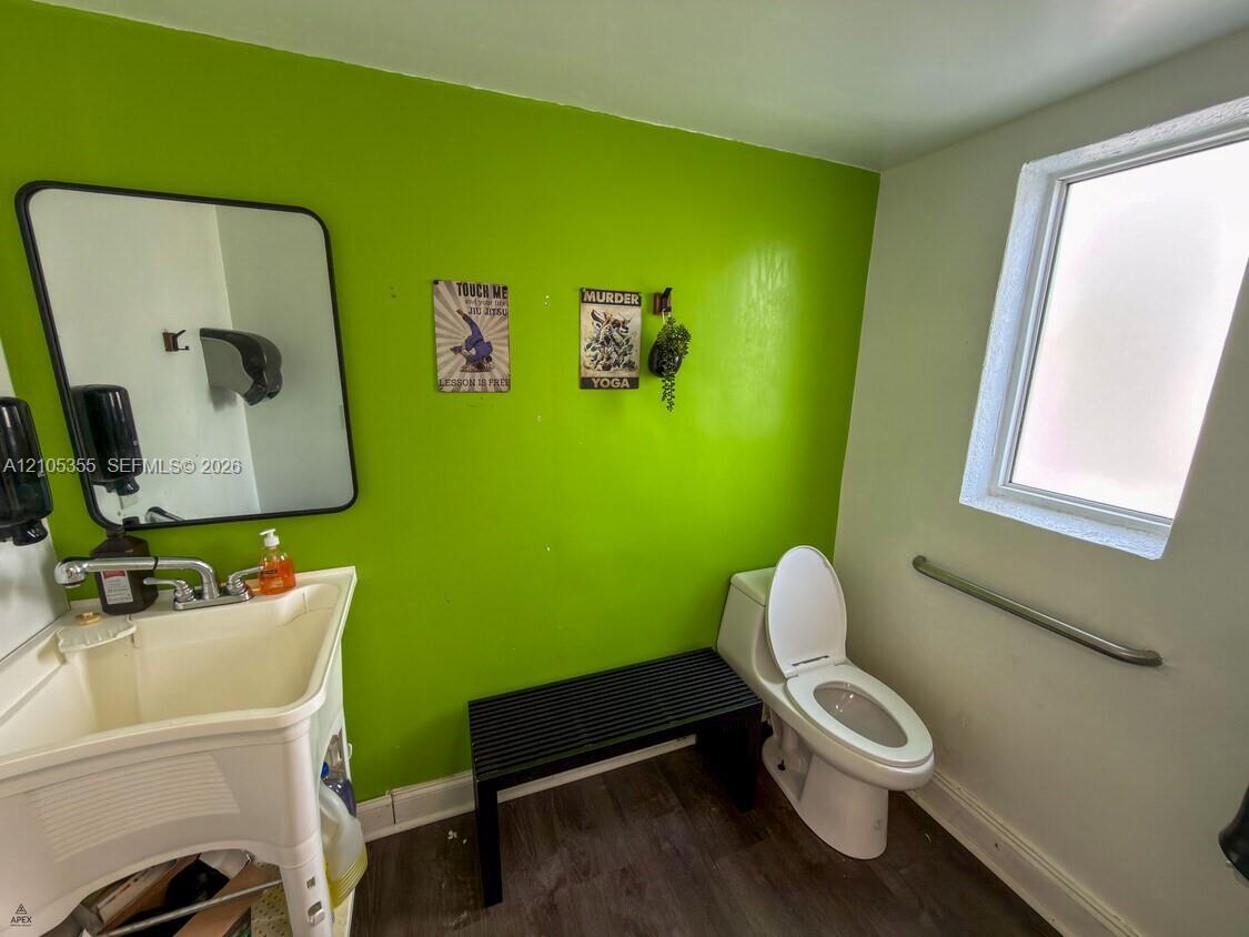 300 W Hallandale Beach Blvd, Hallandale Beach FL 33009 photo 4