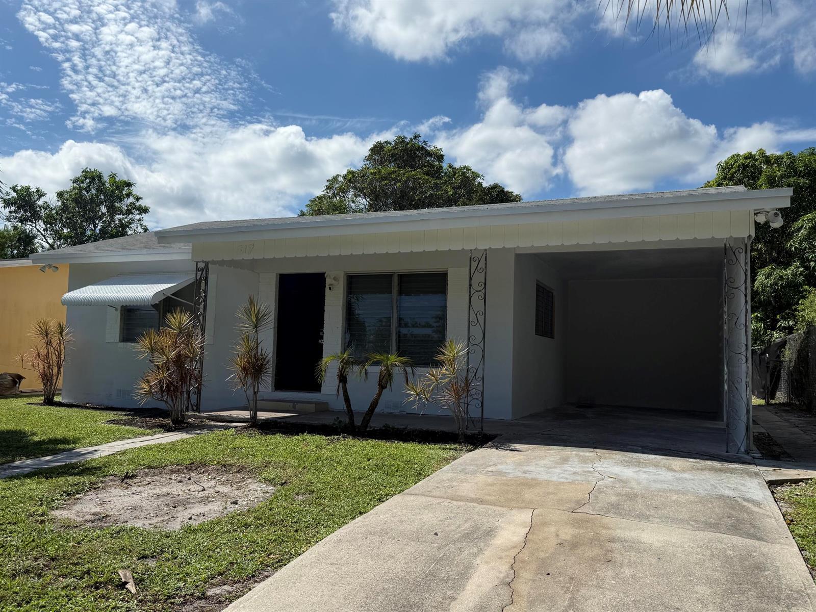817 S B Street, FL 33460 photo 2