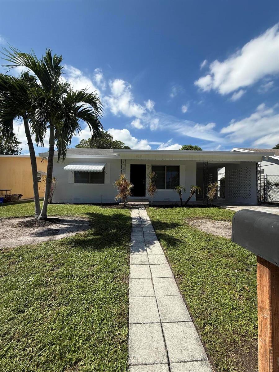 817 S B Street, FL 33460 photo 3