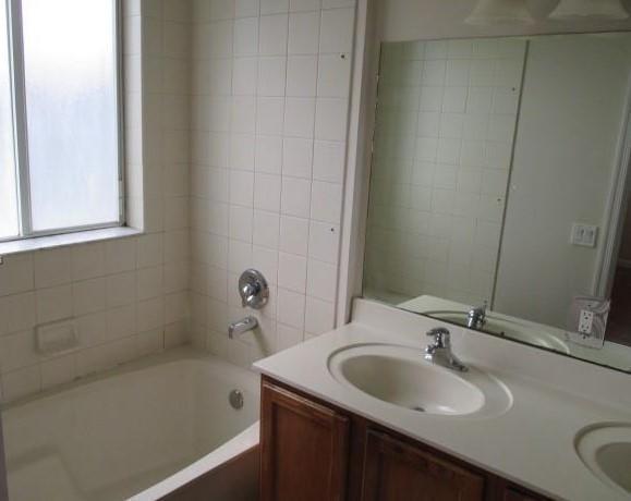 3041 Laurel Ridge Circle, Riviera Beach FL 33404 photo 4