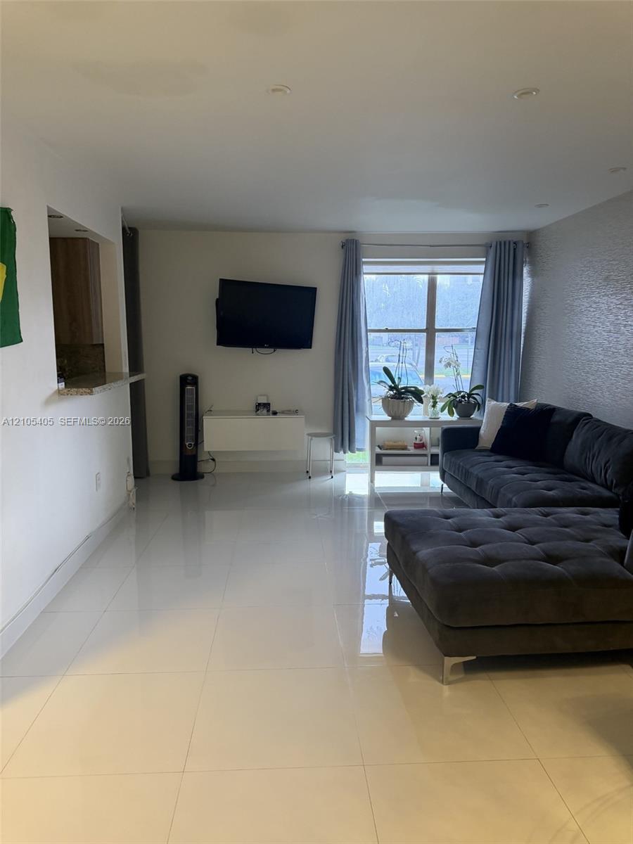 17570 Atlantic Blvd # 119, Sunny Isles Beach FL 33160