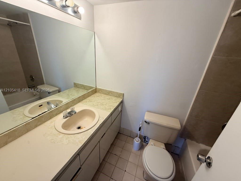 2745 W 61st Pl # 204, Hialeah FL 33016 photo 3