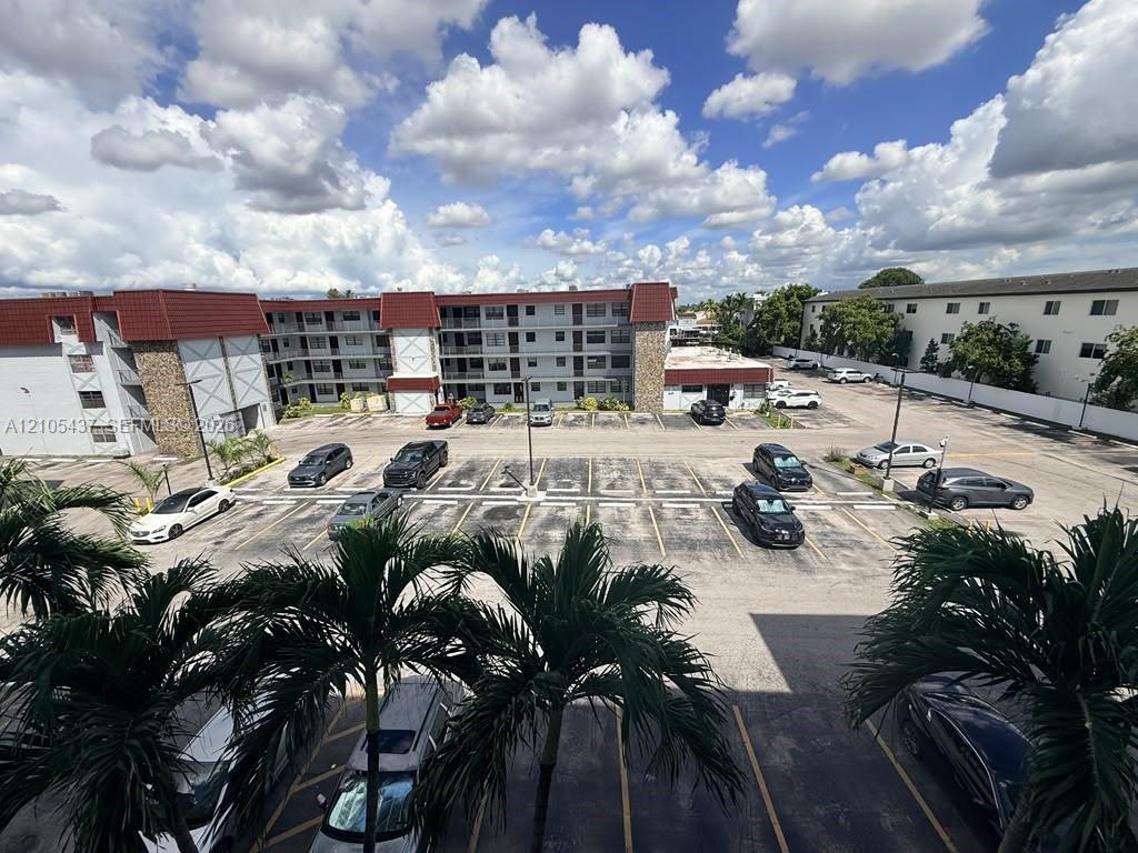 1325 W 68th St # 419, Hialeah FL 33014