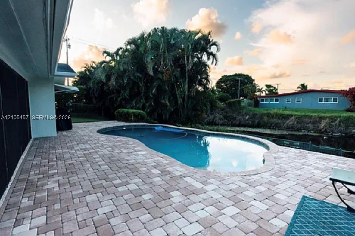 1083 SW 25th Ave, Boynton Beach FL 33426 photo 2
