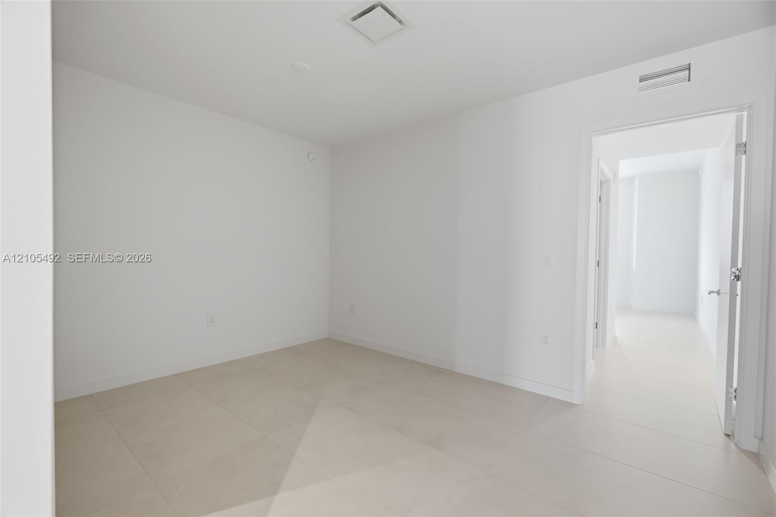 1400 BISCAYNE BLVD # 4604, Miami FL 33132 photo 3