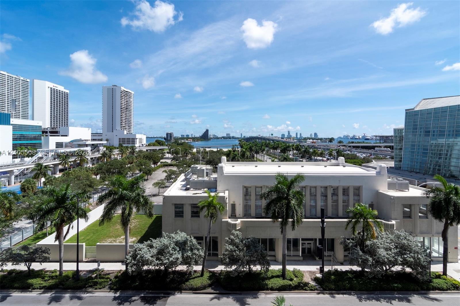 1400 Biscayne Blvd # 504, Miami FL 33132 photo 2
