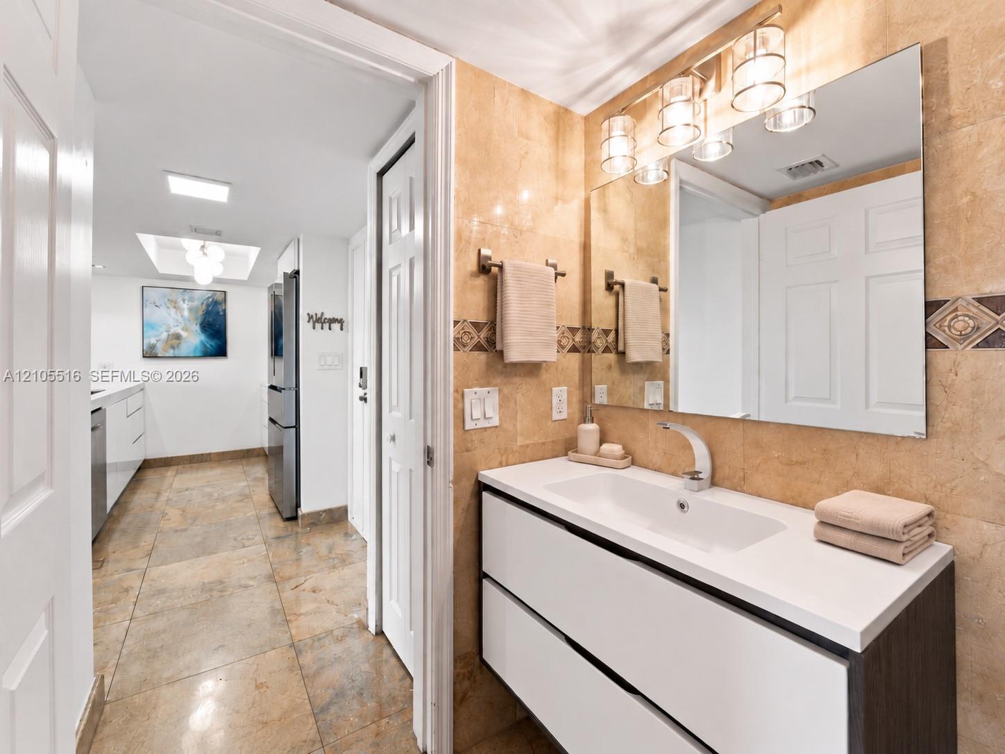 7601 E Treasure Dr # 1619, North Bay Village FL 33141 photo 4
