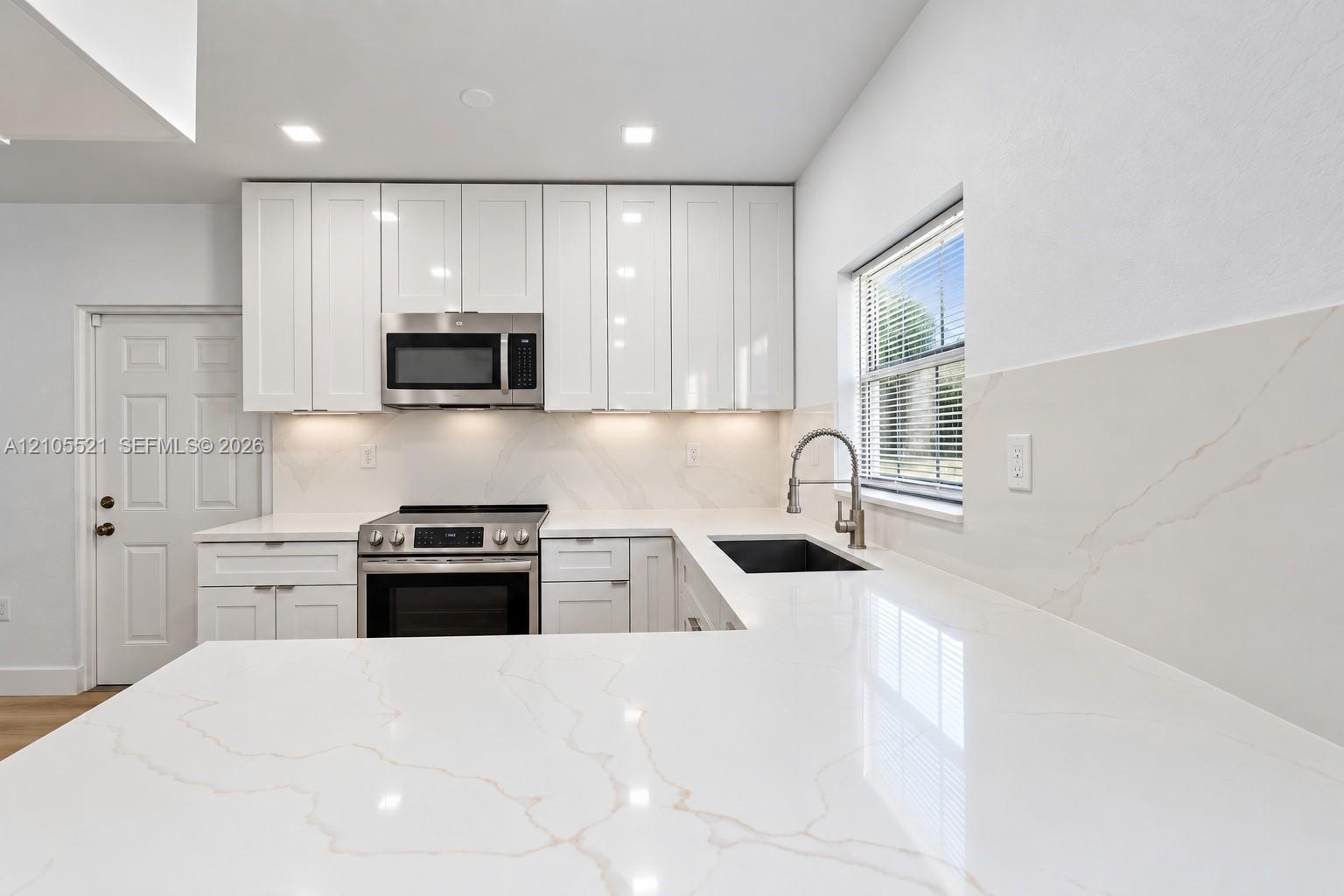 2276 NW 81st St, Miami FL 33147 photo 4