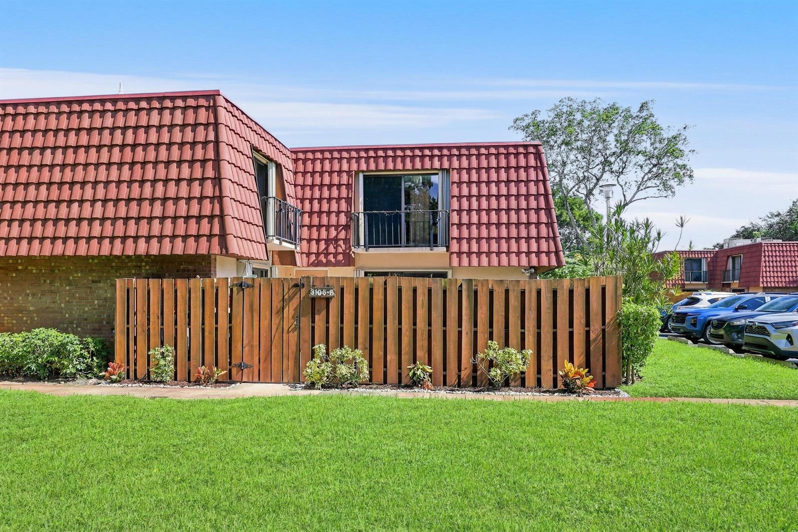 3105 Spanish Wells Drive # B, Delray Beach FL 33445 photo 2