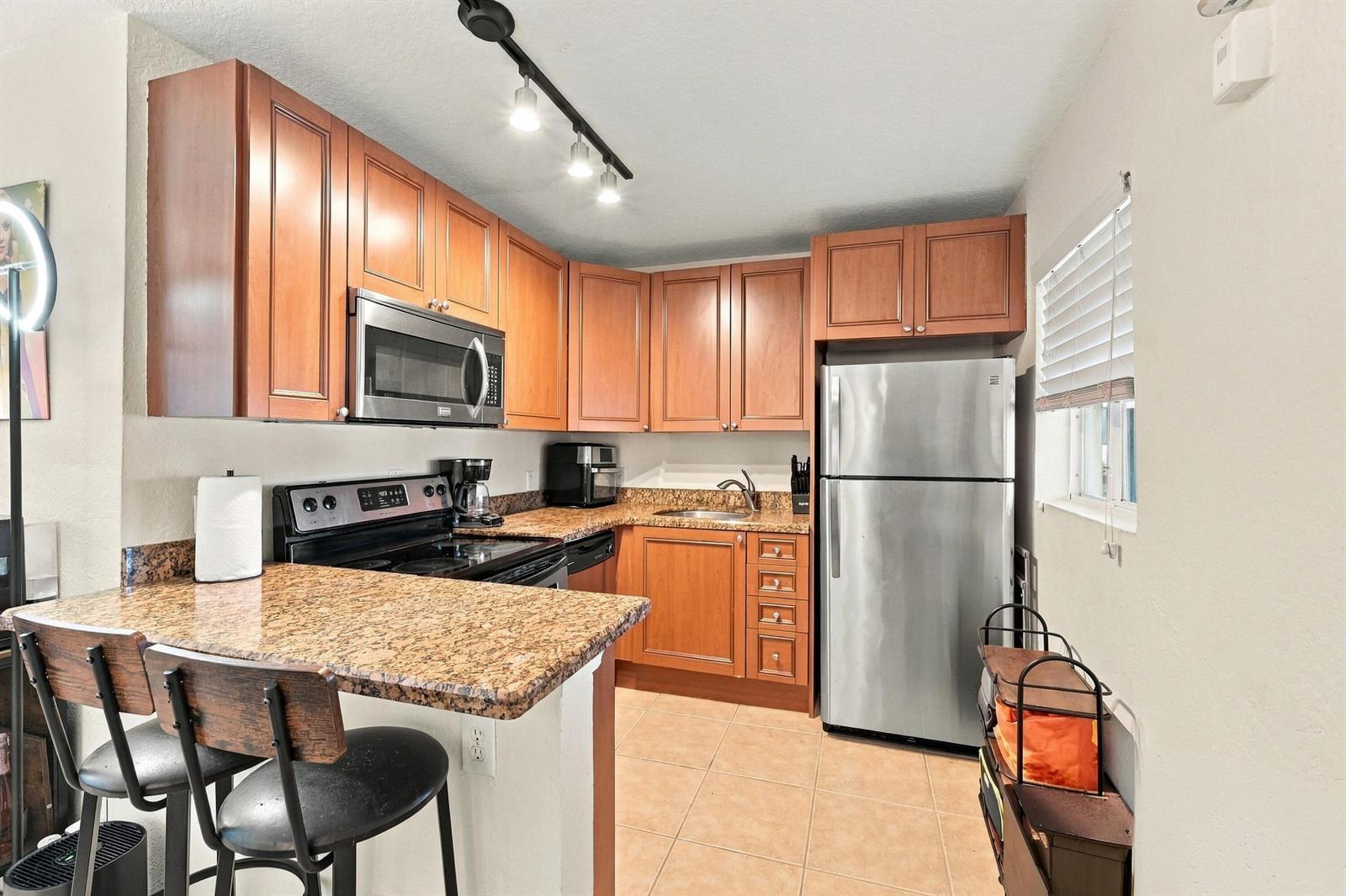2655 NE 8th Avenue Apt 210, Wilton Manors FL 33334 photo 3