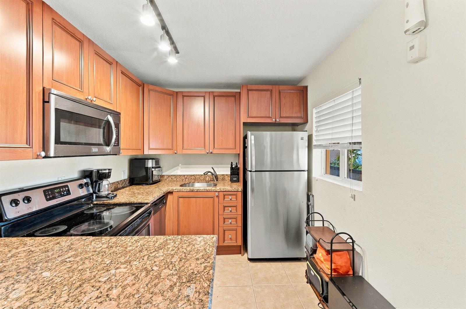 2655 NE 8th Avenue Apt 210, Wilton Manors FL 33334 photo 4