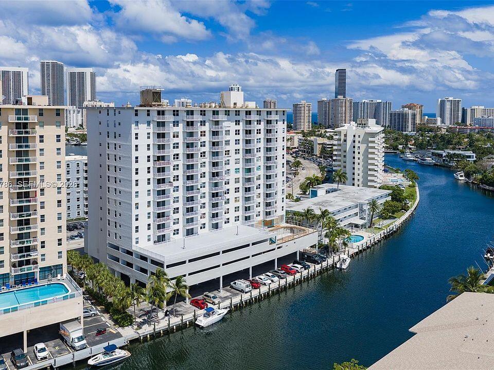 427 GOLDEN ISLES # 9G, Hallandale Beach FL 33009 photo 2