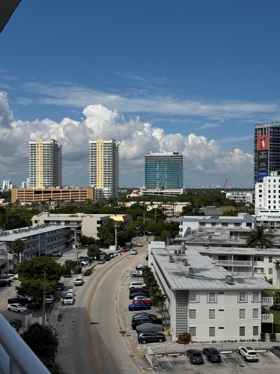 427 GOLDEN ISLES # 9G, Hallandale Beach FL 33009 photo 4