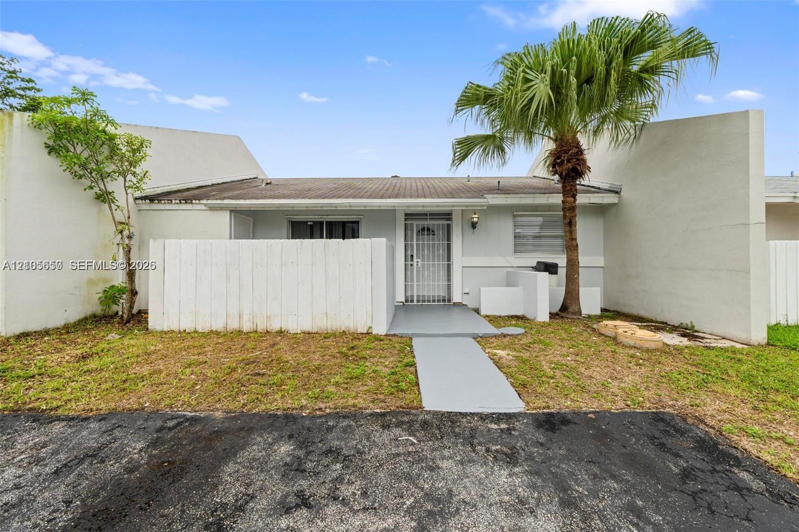 10387 SW 209th Ln, Cutler Bay FL 33189